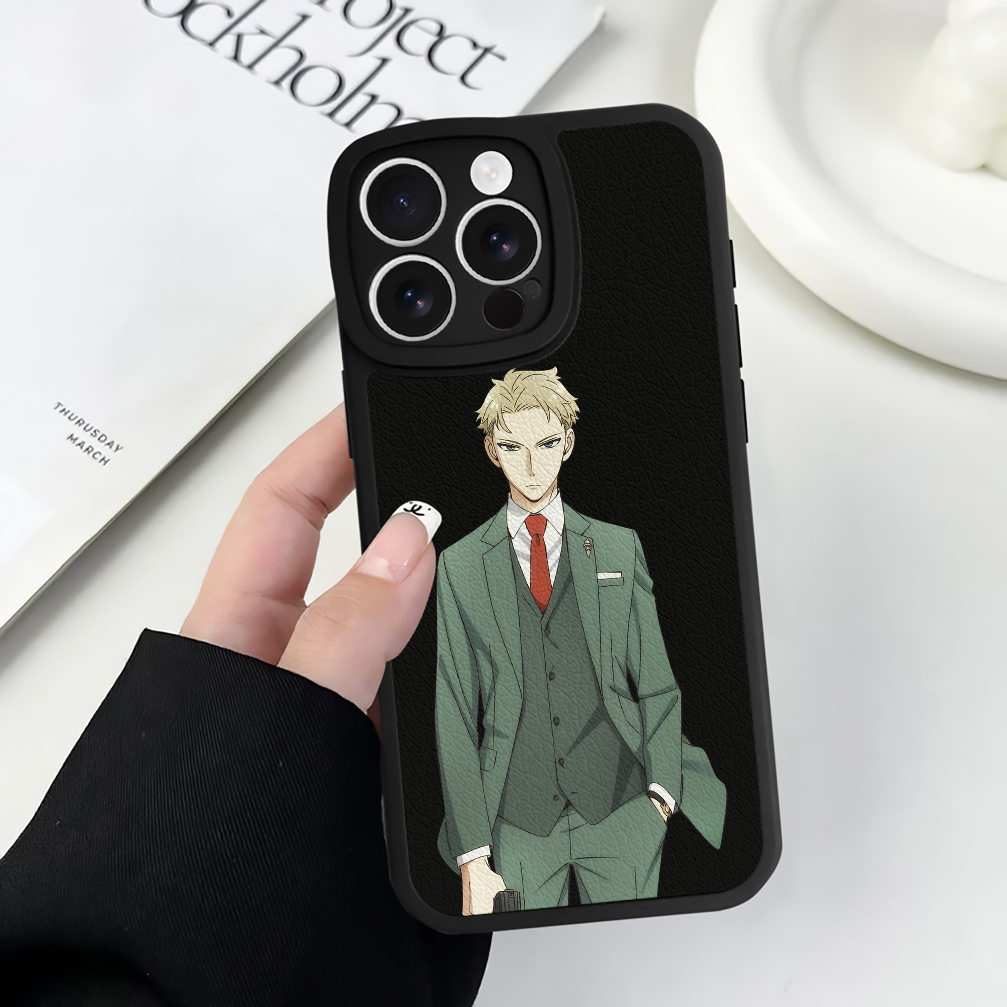 （画像用） SPY×FAMILY间谍家家酒 【iPhone 16シリーズ対応】シリコンスマホケース（レザー調） 材質：シリコン